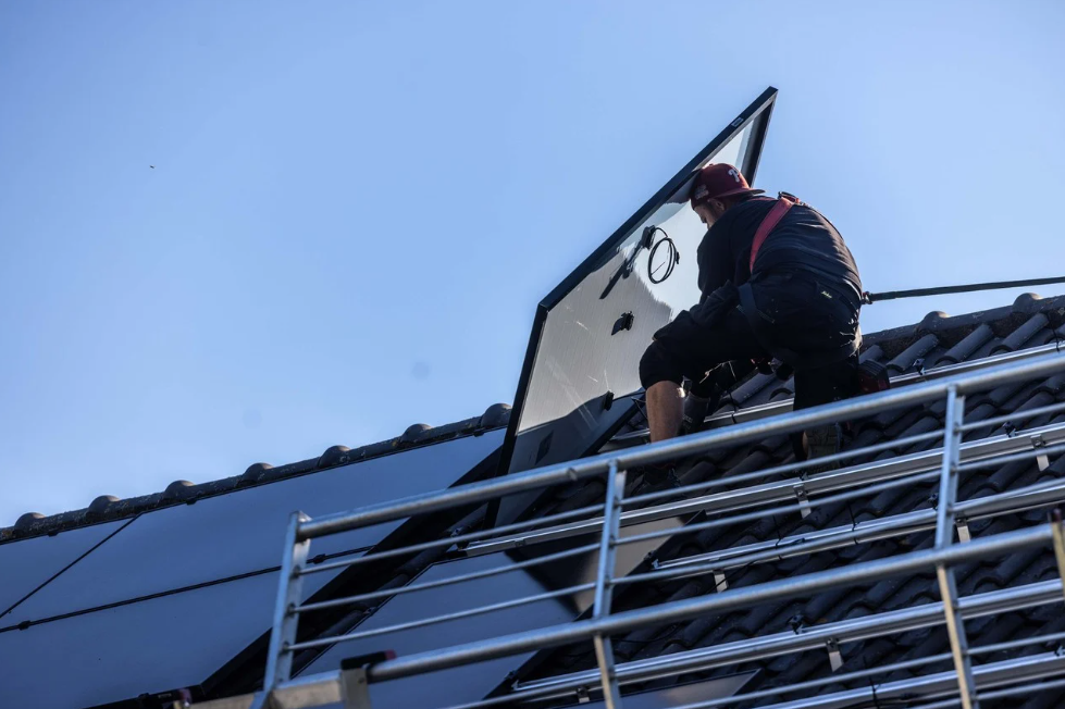 Waterland zet mes in strenge regels voor zonnepanelen in beschermde gebieden